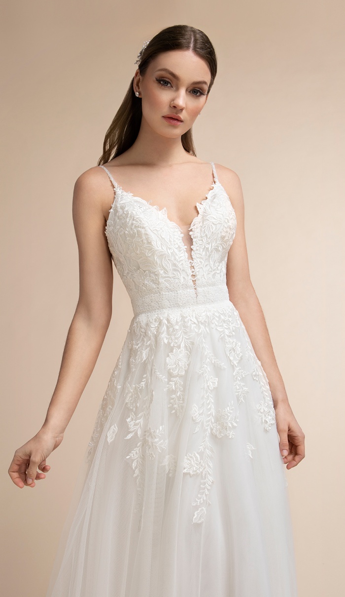 Lace Wedding Dress Styles & Trends in 2022 | Moonlight Bridal