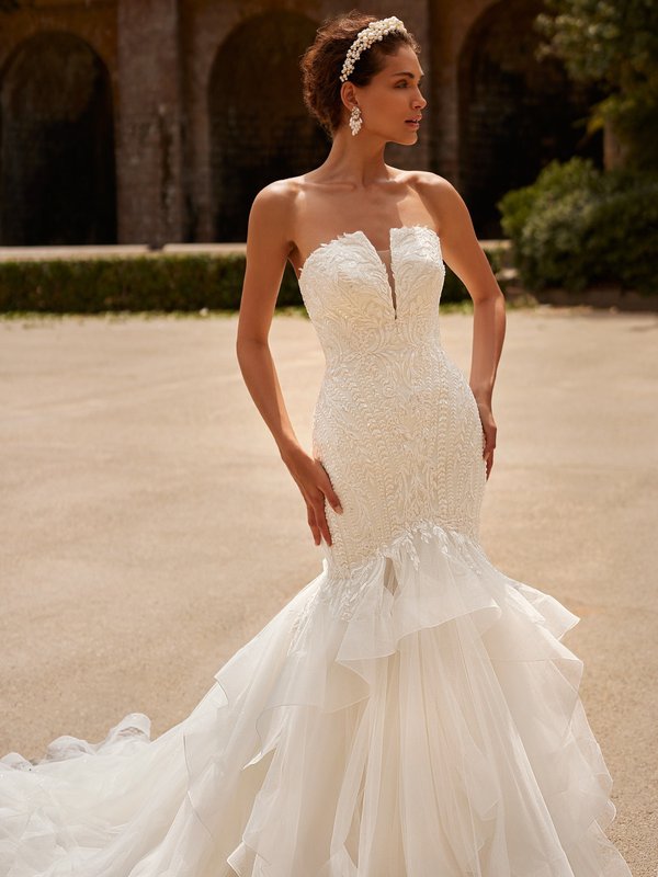 Sleek A-Line Wedding Dress: Geometric Lace, Illusion Sleeves