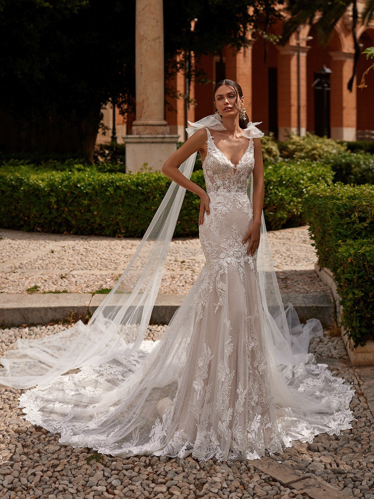 V-Neck Mermaid Wedding Dress With Detachable Tulle Bows